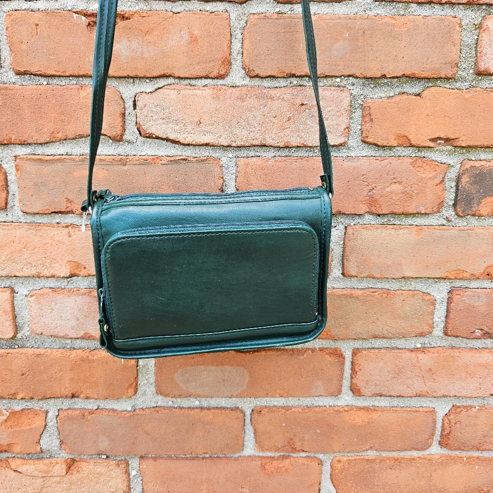 VTG Forest Green Faux Leather Stylish Classic Crossbody Bag.